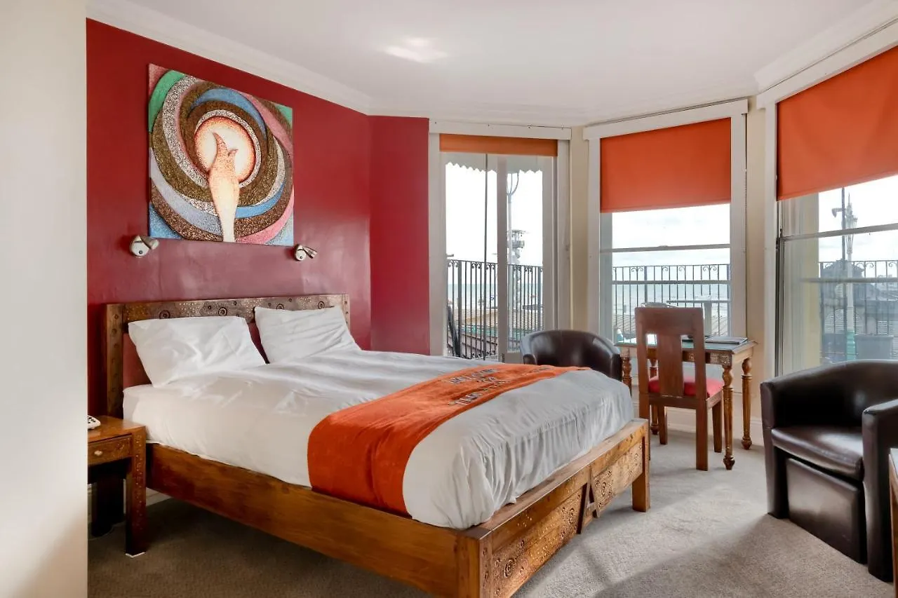 Amsterdam Hotel Brighton Seafront 3*,